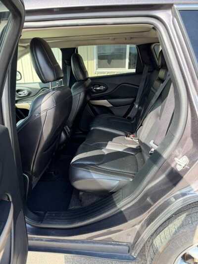 2018 Jeep Cherokee, $14900. Photo 6