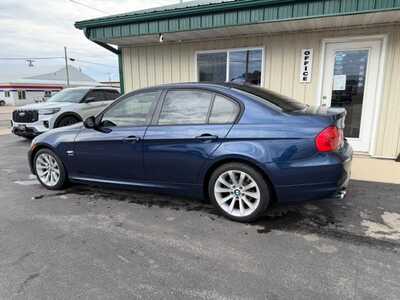 2011 BMW 3 Series, $5000. Photo 4