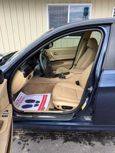 2011 BMW 3 Series, $5000. Photo 5