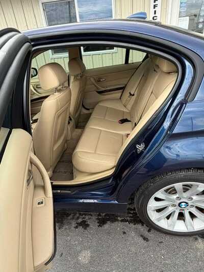 2011 BMW 3 Series, $5000. Photo 6