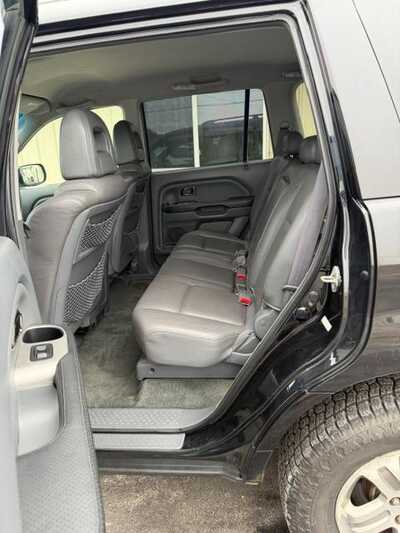 2004 Honda Pilot, $2500. Photo 6