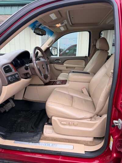 2013 Chevrolet Suburban, $0. Photo 5