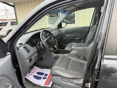 2004 Honda Pilot, $1800. Photo 5