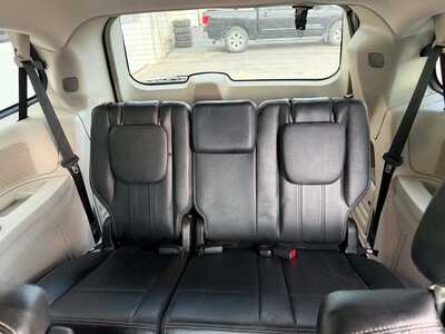 2014 Chrysler Town & Country, $3500. Photo 7