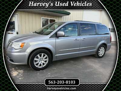 2014 Chrysler Town & Country, $3500. Photo 1