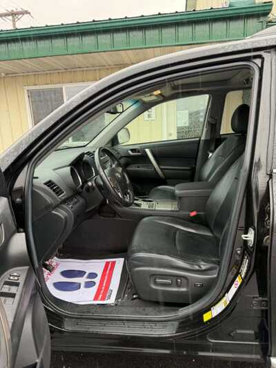 2011 Toyota Highlander, $8500. Photo 5