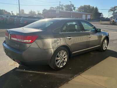 2011 Lincoln MKZ, $5500. Photo 3