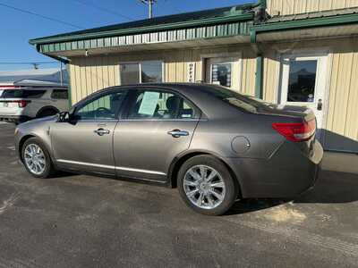 2011 Lincoln MKZ, $5500. Photo 4