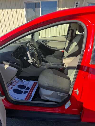 2012 Ford Focus, $6000. Photo 5