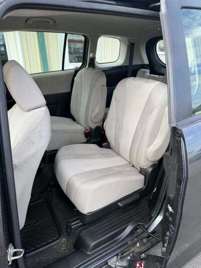 2015 Mazda Mazda5, $3995. Photo 6