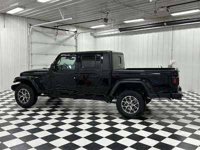 2024 Jeep Gladiator, $50914. Photo 2