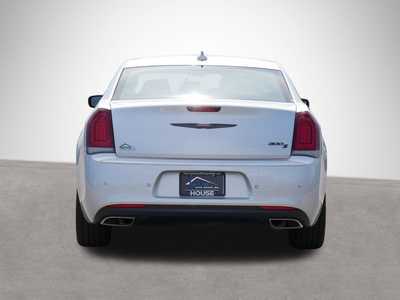 2021 Chrysler 300, $24500. Photo 5