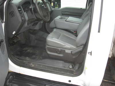 2012 Ford F250 Reg Cab, $7900. Photo 6
