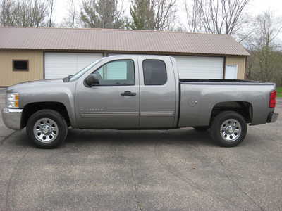2013 Chevrolet 1500 Ext Cab, $5900. Photo 1