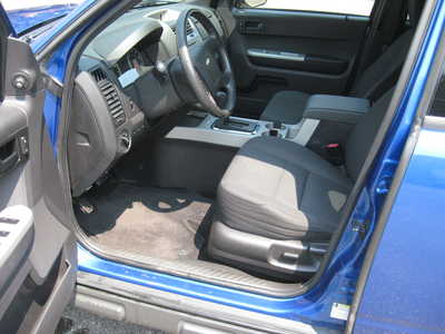 2011 Ford Escape, $5900. Photo 5