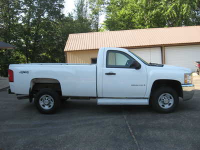 2009 Chevrolet 2500 Reg Cab, $8700. Photo 3