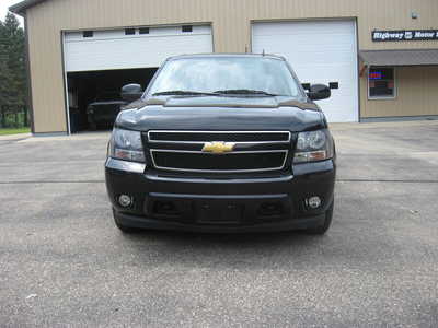 2012 Chevrolet Suburban, $5500. Photo 2