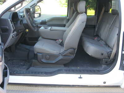 2019 Ford F250 Ext Cab, $11900. Photo 5