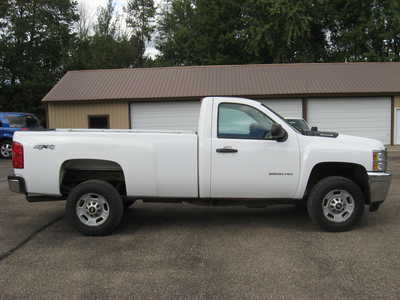 2013 Chevrolet 2500 Reg Cab, $6900. Photo 3