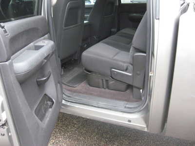 2014 Chevrolet 2500 Crew Cab, $6900. Photo 6
