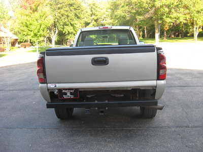 2006 Chevrolet 2500 Reg Cab, $6900. Photo 3