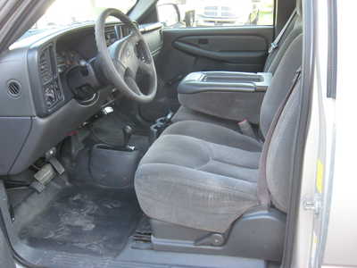 2006 Chevrolet 2500 Reg Cab, $6900. Photo 4