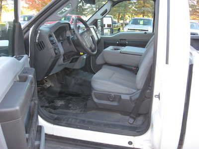 2013 Ford F350 Reg Cab, $7900. Photo 4