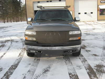 2001 Chevrolet 2500 Crew Cab, $2999. Photo 2