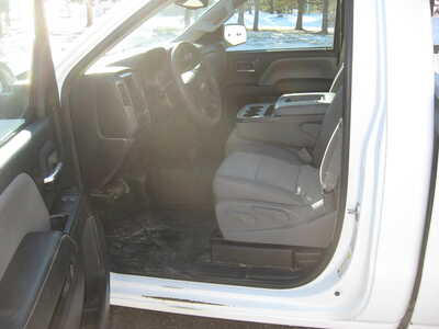 2015 Chevrolet 1500 Reg Cab, $6900. Photo 5