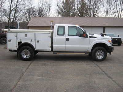 2013 Ford F350 Ext Cab, $7900. Photo 3