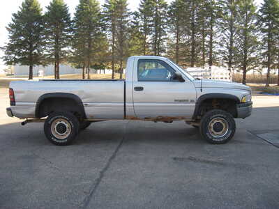 1996 Dodge 2500 Reg Cab, $3900. Photo 3