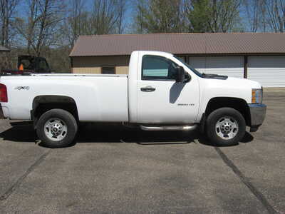 2013 Chevrolet 2500 Reg Cab, $8900. Photo 3