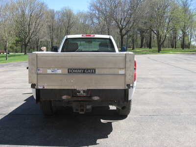 2013 Chevrolet 2500 Reg Cab, $8900. Photo 4