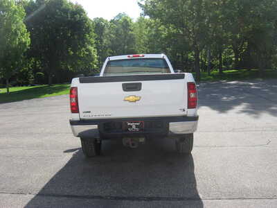2013 Chevrolet 2500 Reg Cab, $8900. Photo 4