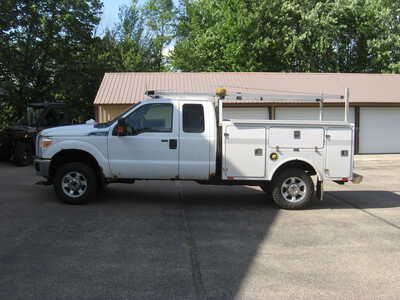 2014 Ford F250 Ext Cab, $3900. Photo 1