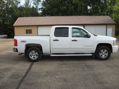 2009 Chevrolet 1500 Crew Cab, $7900. Photo 3