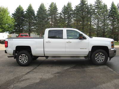 2015 Chevrolet 2500 Crew Cab, $10900. Photo 3
