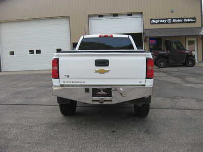 2015 Chevrolet 2500 Crew Cab, $10900. Photo 4