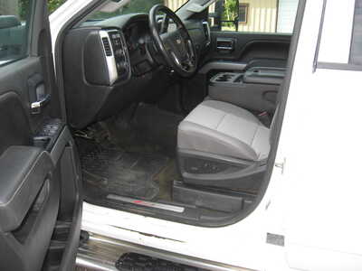2015 Chevrolet 2500 Crew Cab, $10900. Photo 5