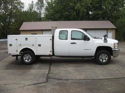 2010 Chevrolet 3500 Ext Cab, $8900. Photo 3