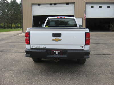 2017 Chevrolet 1500 Reg Cab, $9700. Photo 4