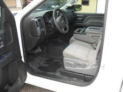 2017 Chevrolet 1500 Reg Cab, $9700. Photo 5
