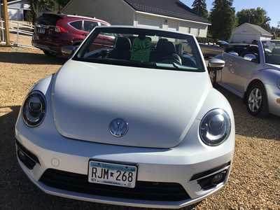 2014 Volkswagen Beetle, $13998. Photo 2