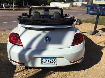 2014 Volkswagen Beetle, $13998. Photo 4