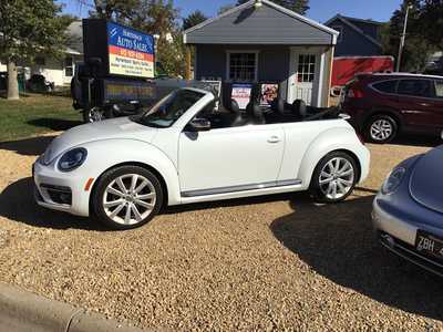 2014 Volkswagen Beetle, $13998. Photo 6