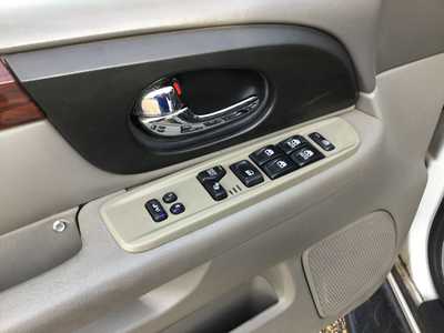 2004 GMC Envoy, $5998. Photo 4
