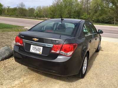 2014 Chevrolet Cruze, $8998. Photo 2
