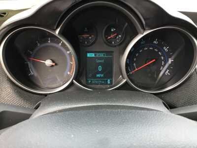 2014 Chevrolet Cruze, $8998. Photo 9