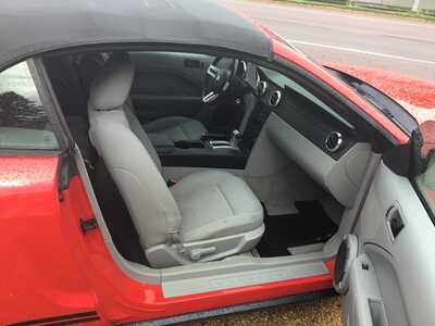 2005 Ford Mustang, $7998. Photo 4