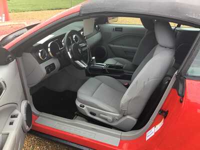 2005 Ford Mustang, $7998. Photo 8